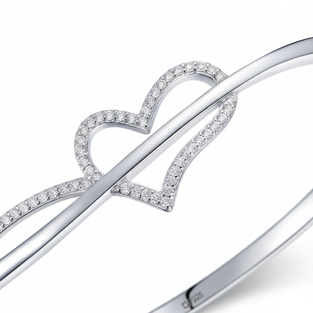 925 Sterling Silver Heart Crystal Bracelet - Detail Shot