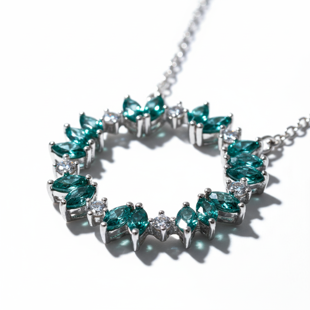 Circle Wreath Necklace detail