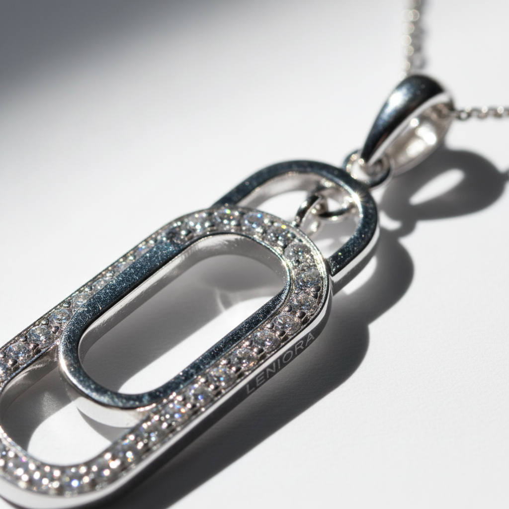 Rectangular Link Necklace detail